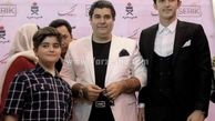 سردار آزمون در کنار مرد خوش صدای ایران و پسرش + عکس
