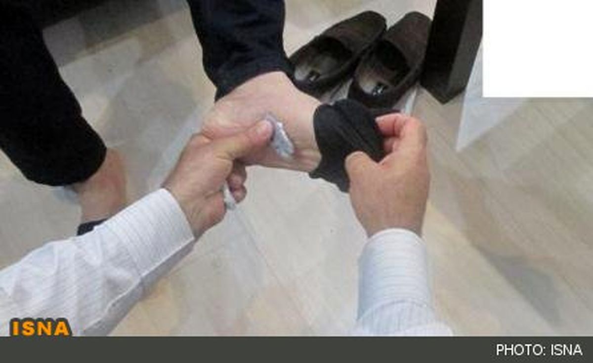 قاچاق موادمخدر در کف پا!
