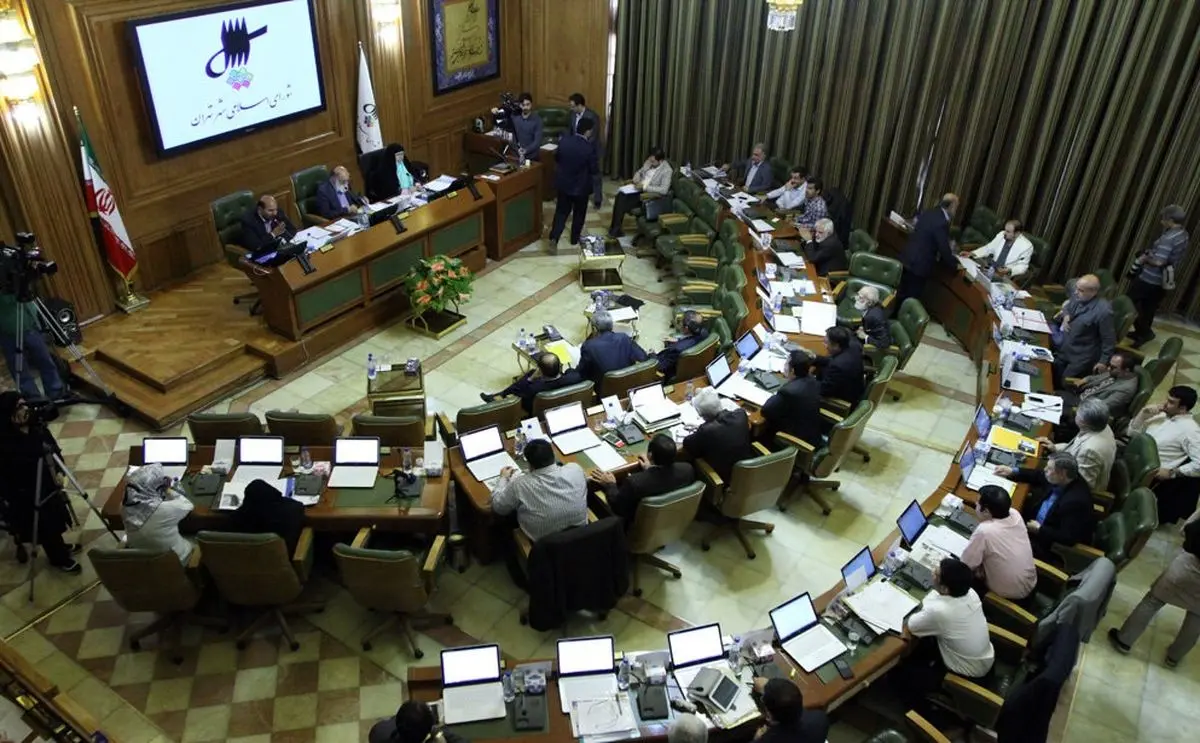 از تعجب آقای رئیس تا اعلام طوفان تهران از ۱۰ روز پیش از سوی سایت‌های بین‌المللی/لزوم عذرخواهی مسئولان از مردم