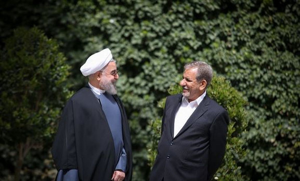 لیست مدیران با دریافتی نجومی روی میز دولتمردان