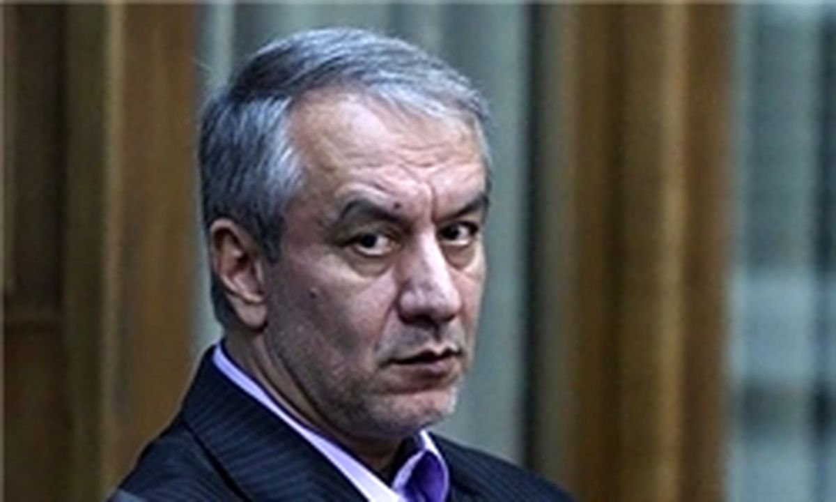 استعفا بده نیستم!