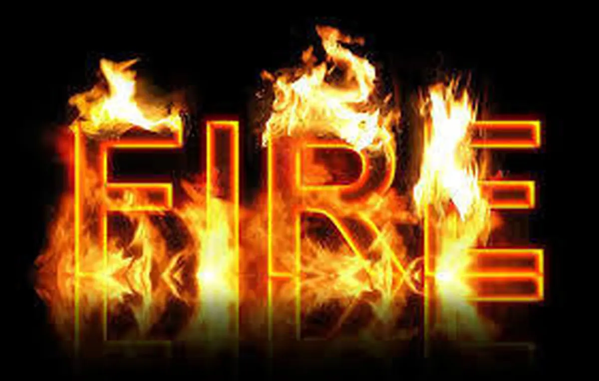 ساختمان اداری 11 طبقه در بلوار کشاورز در آتش سوخت