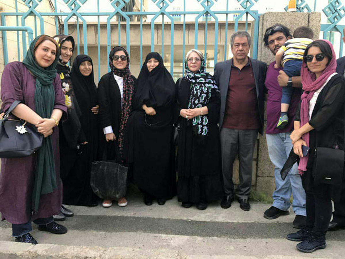 حضور خانواده باران کوثری در حسینیه ارشاد