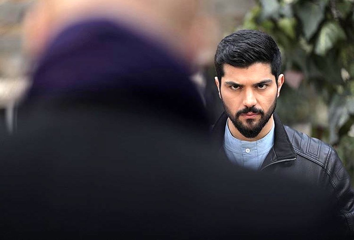 نگاه پر از خشم سینا مهراد + عکس