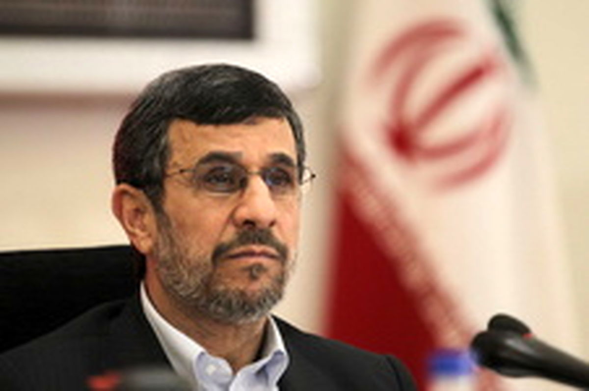 احمدی‌نژاد خطاب به سفرای ایران: خود را سفیر امام زمان (عج) بدانید