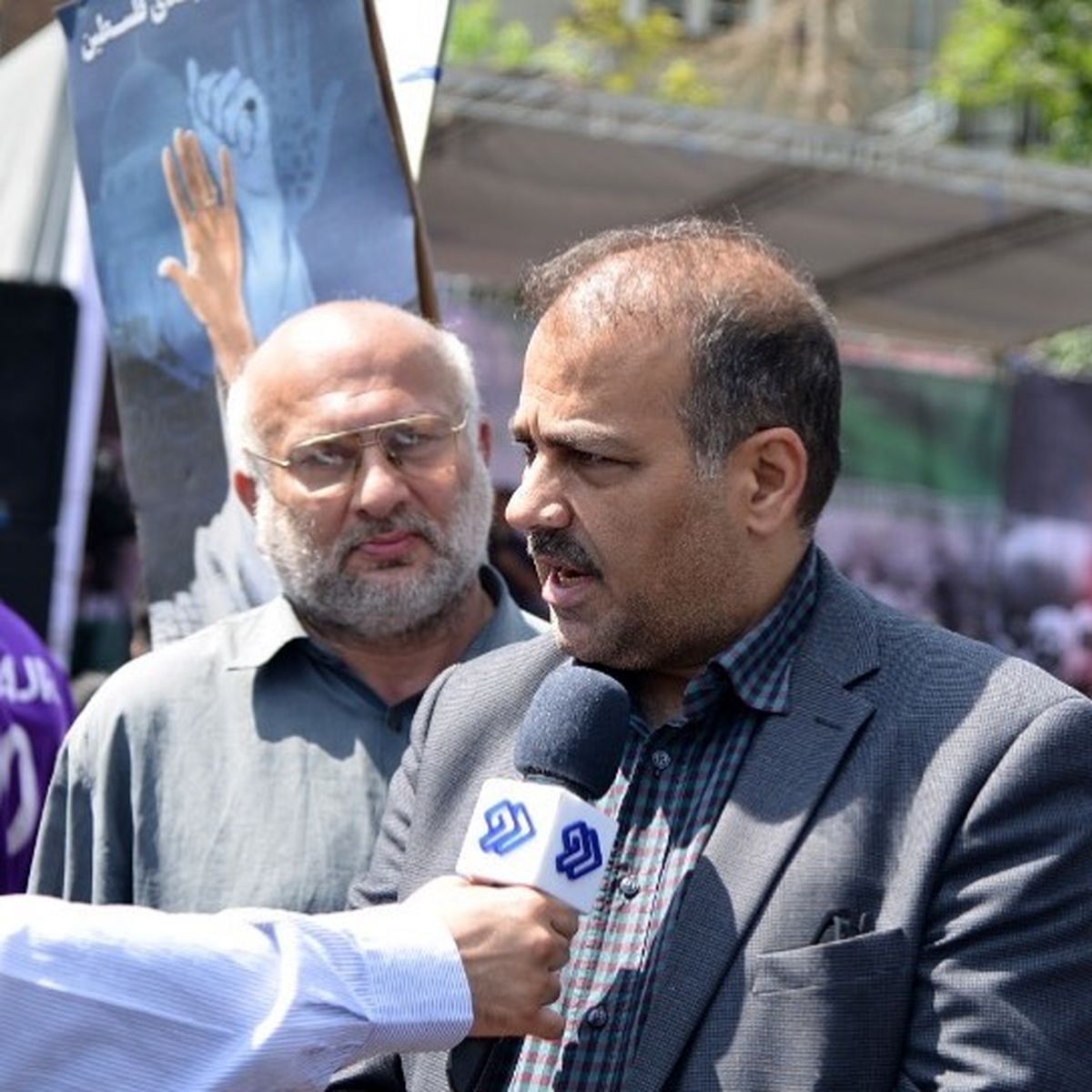 پست طنز مازیار ناظمی درباره آقای دوربینی