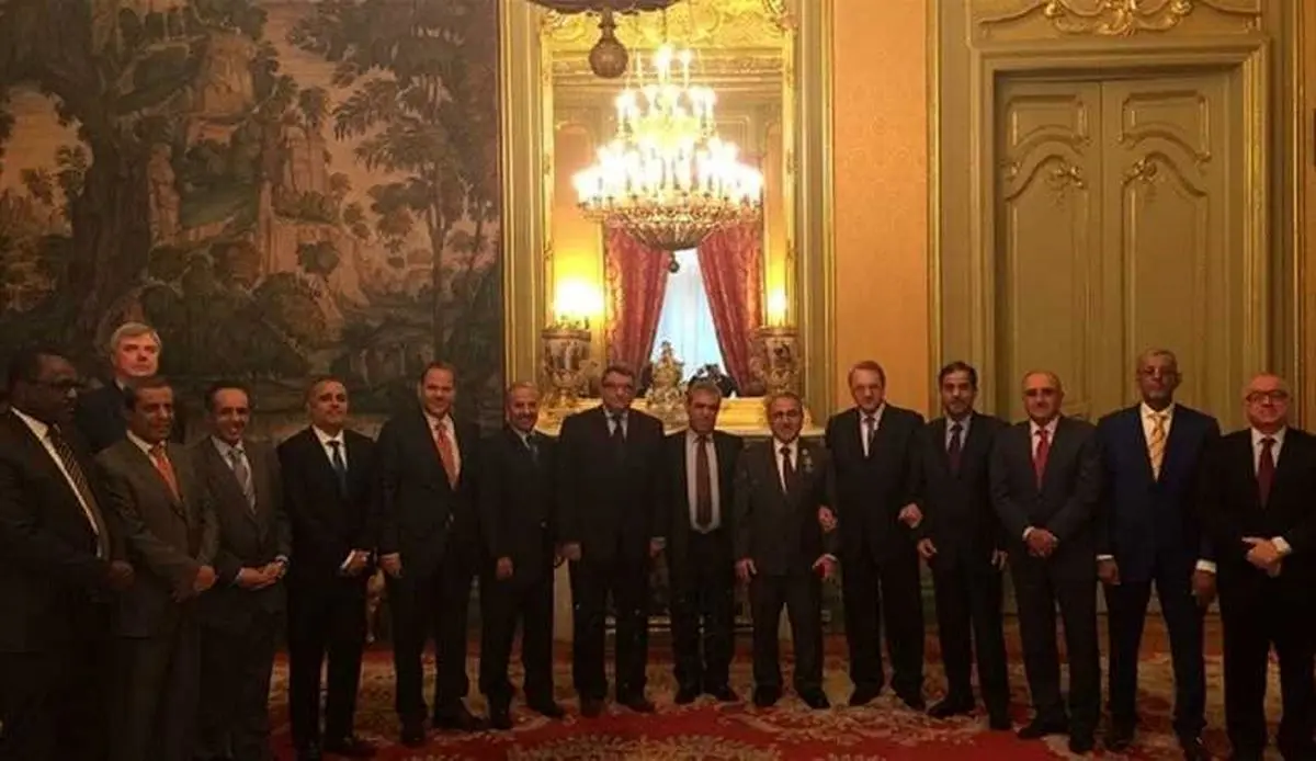 نشان عالی روسیه برگردن سفیر عراق+ تصاویر