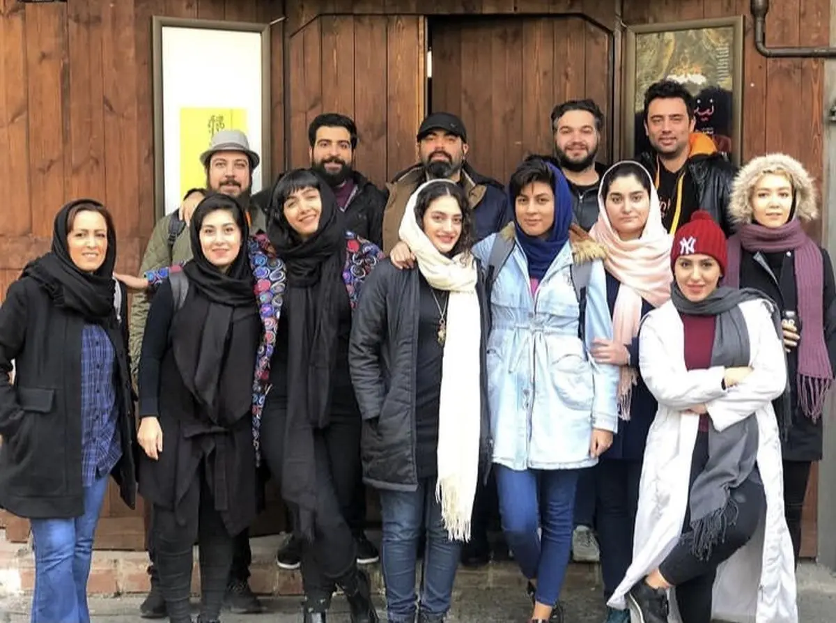 رضا مولایی در کنار گروه دوستداشتنی اش + عکس