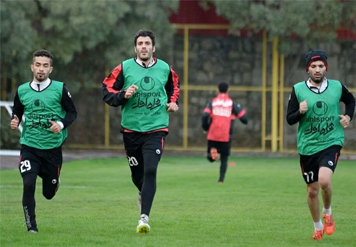 سرخپوشان در 2 گروه تمرین کردند