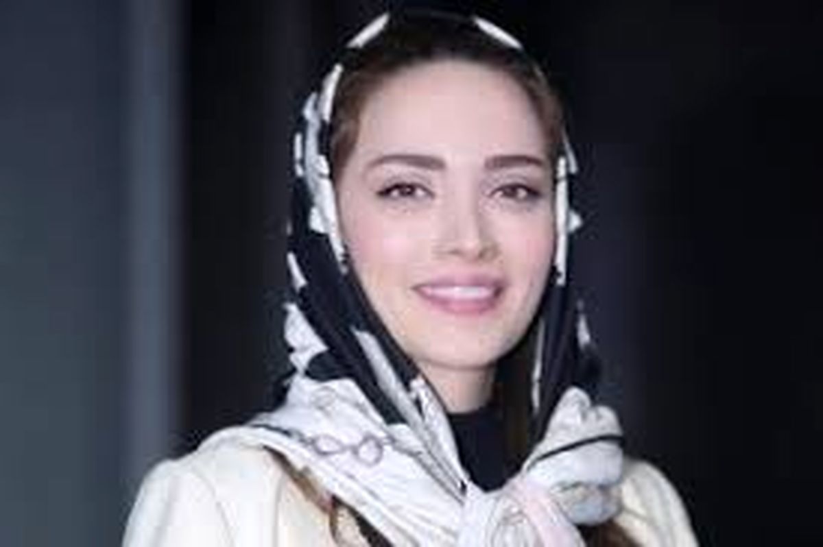 قهقه های شادمانه بهنوش طباطبایی/عکس