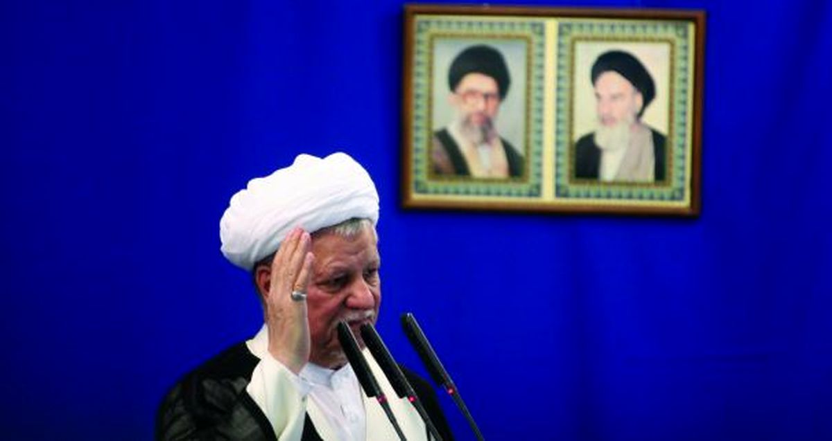 حضور آیت الله در نماز جمعه چه ضرورتی دارد؟