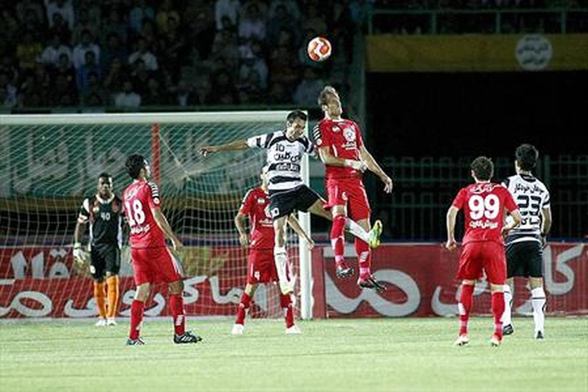 بازیکن پرسپولیس: باید نذر کنم، شاید بتوانم گل بزنم