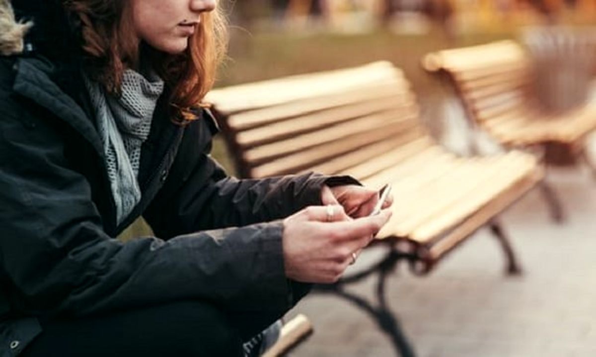 استفاده از فضای مجازی عامل کاهش امید به زندگی در جوانان 