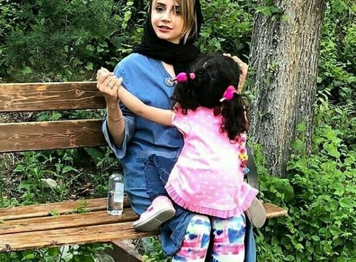 بازی شبنم قلی خانی و دخترش در پارک+عکس