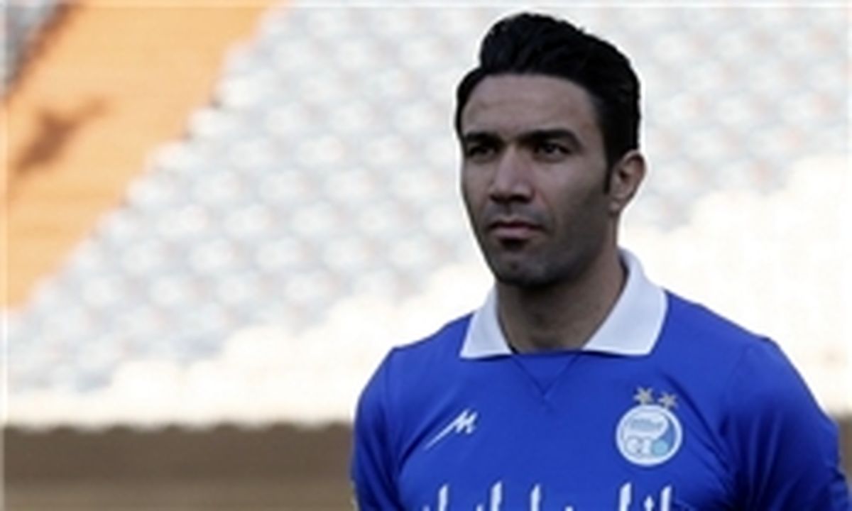 نکونام از لیست خط خورد
