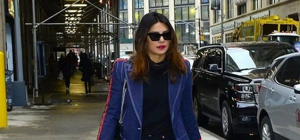 بازیگر مطرح در خیابانهای نیویورک + عکس