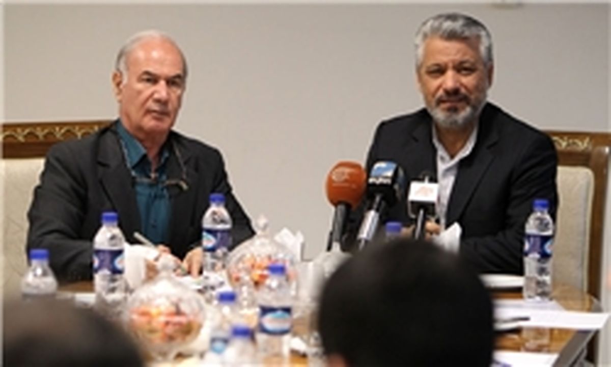 از دیدن این همه داوطلب رنج می‌برم!