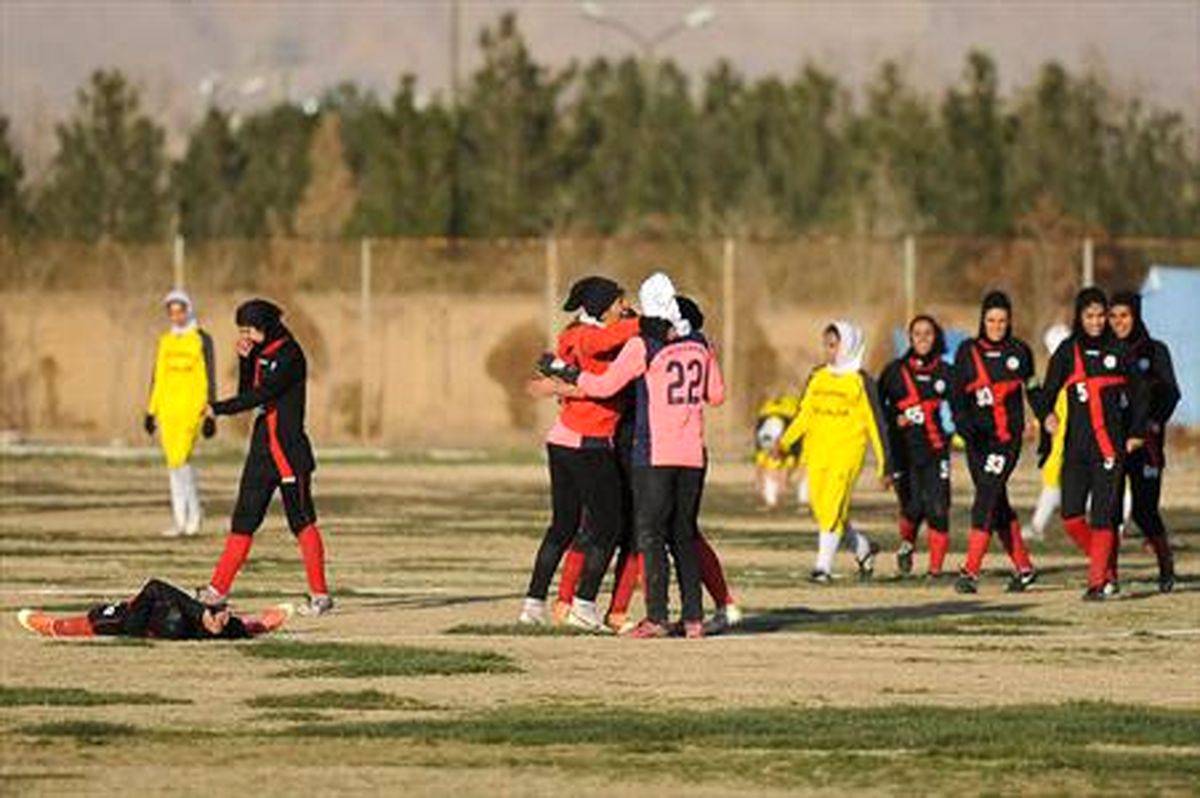 ۷ بازیکن فوتبال دو جنسه در باشگاه شناسایی شدند!