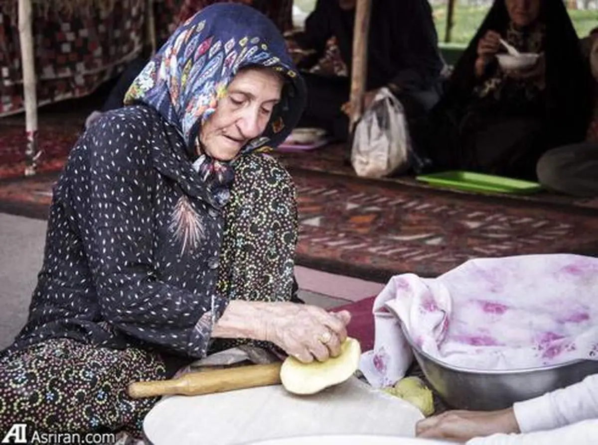 هیجان مردم در نمایشگاه بین المللی صنایع دستی تهران (عکس)