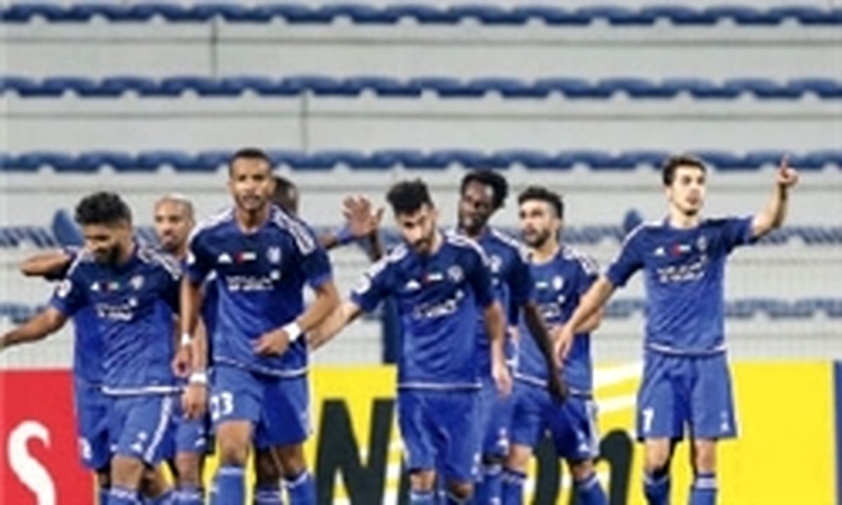 پرتاب بطری هواداران الهلال به زمین