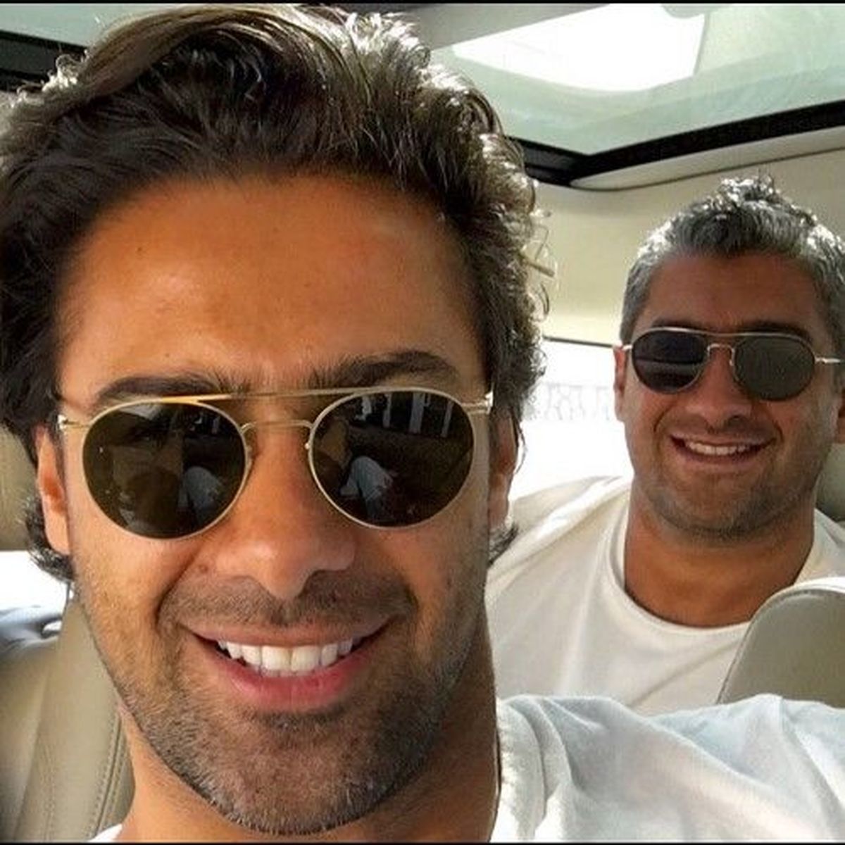 سلفی برادرانه آقای فوتبالیست سابق + عکش