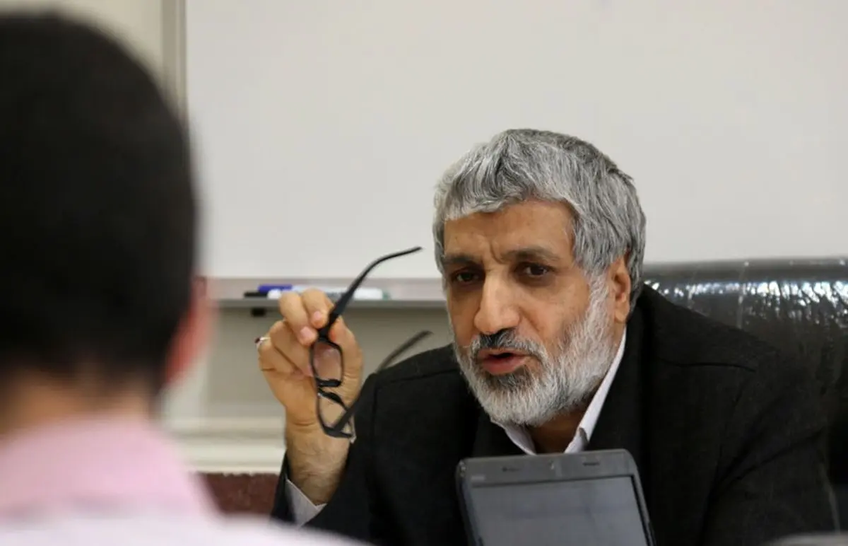 ساختار بیمار علمی و اقتصادی عامل مهاجرت نخبگان/ صداوسیما از علل دیگر مهاجرت