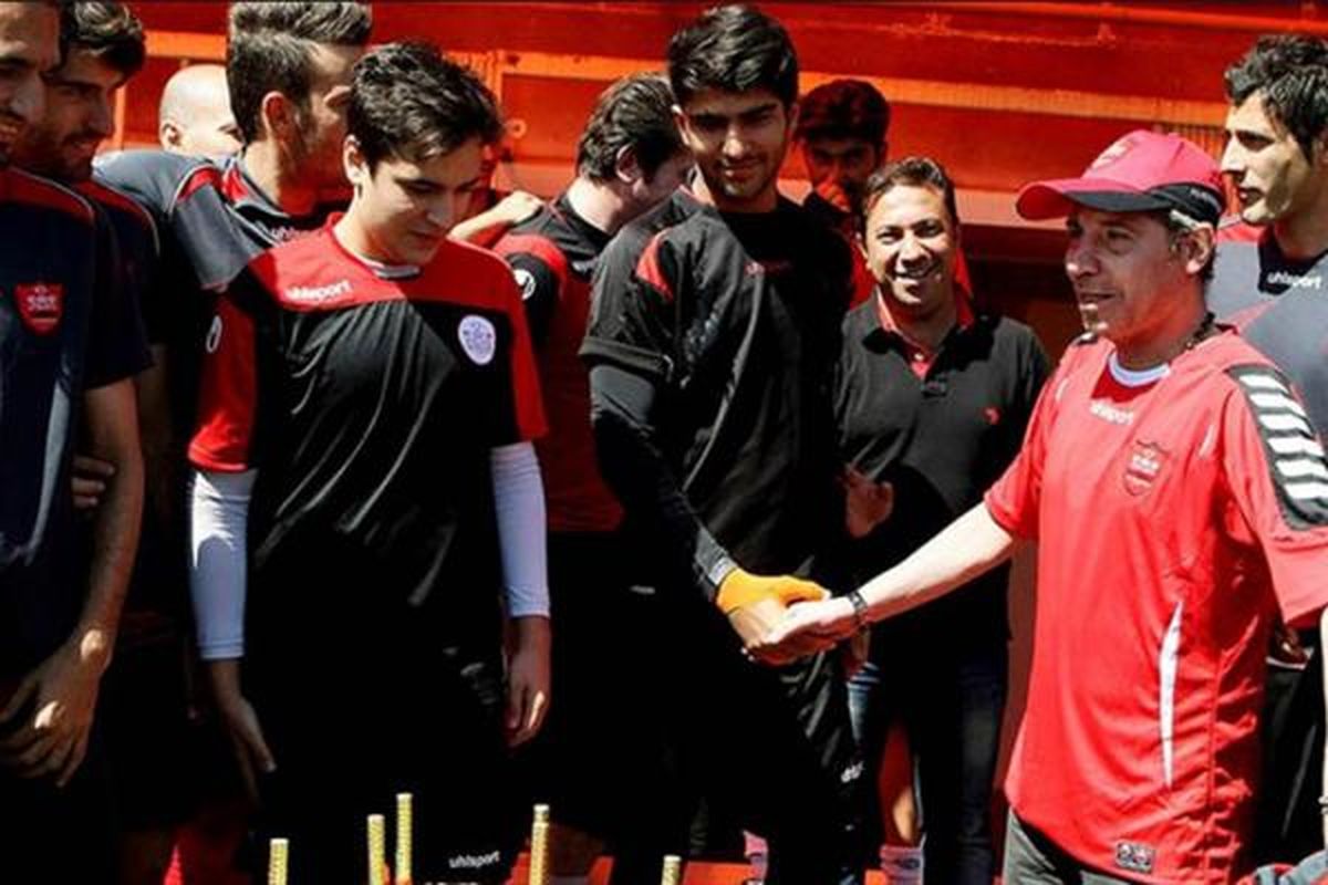 بستری شدن بی سر و صدای اسطوره پرسپولیس