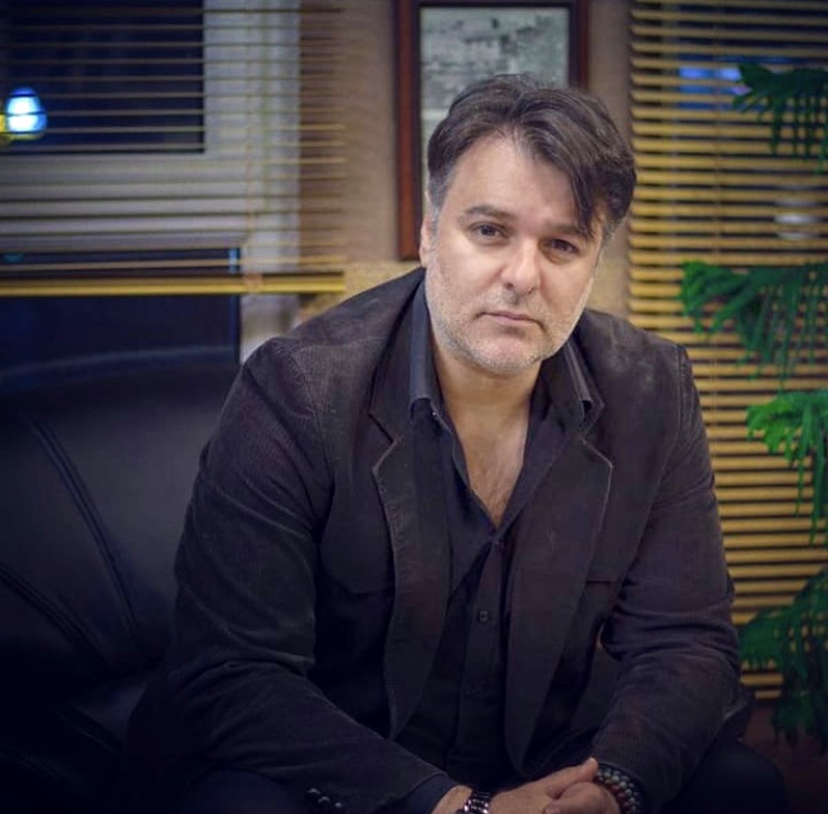 مجید سعیدی با تیپ مشکی + عکس