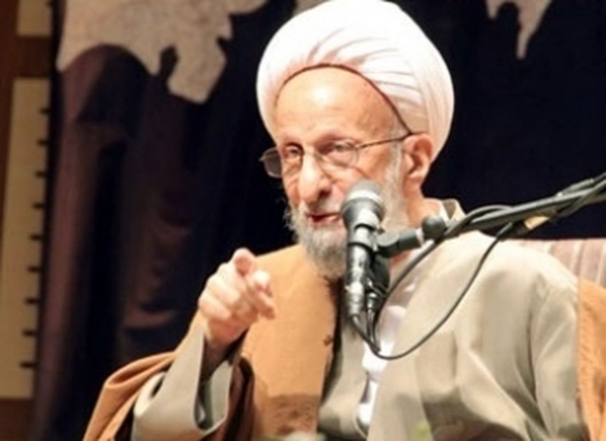 دولتمردان می گویند نمی توانیم مثل آمریکا شویم، بنابراین باید نوکری این کشور را بکنیم