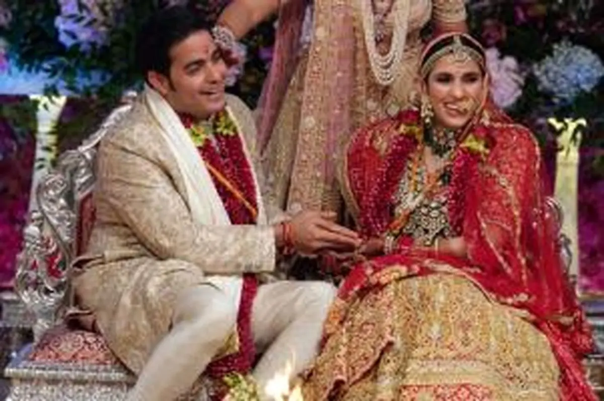 بازیگران هندی با همسران شان در جشن ازدواج فرزند ثروتمندترین مرد آسیا! عکس