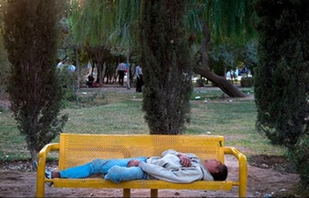 از بزم شبانه معتادان تا بساط قمار در پارک‌ها 