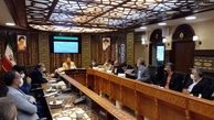ویدئوی اعتراض عجیب شهروند گرگانی ؛ لخت شدن در صحن شورای شهر 