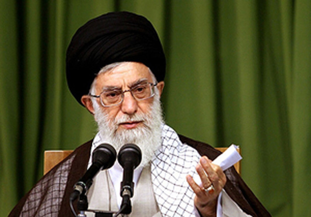 ماجرای لباس طلبگی رهبر انقلاب
