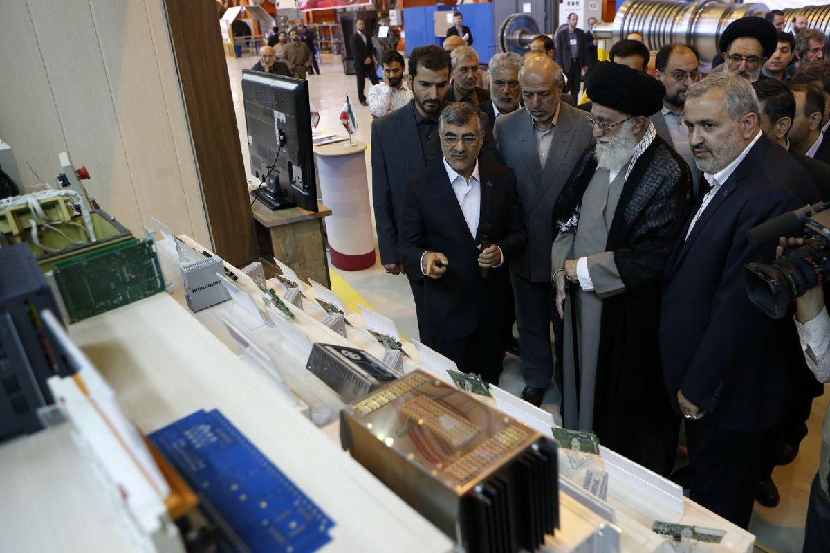 تعریف یک مفهوم اقتصادی در نگاه امام خامنه‌ای/ «بدفهمی» و ارائه‌ تفاسیر غلط و انحرافی از «خودکفایی»