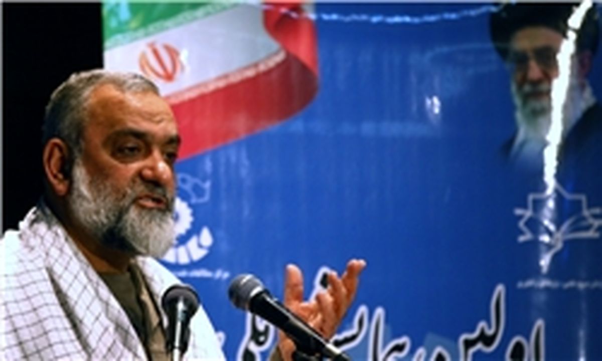 عامل اصلی جنایات جهان را باید به همگان معرفی کنیم
