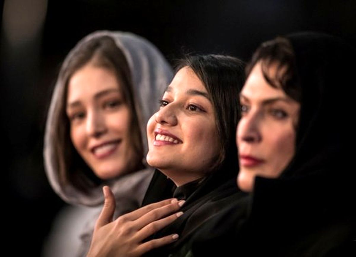 بازیگران فیلم «یلدا» روی فرش قرمز/تصاویر 