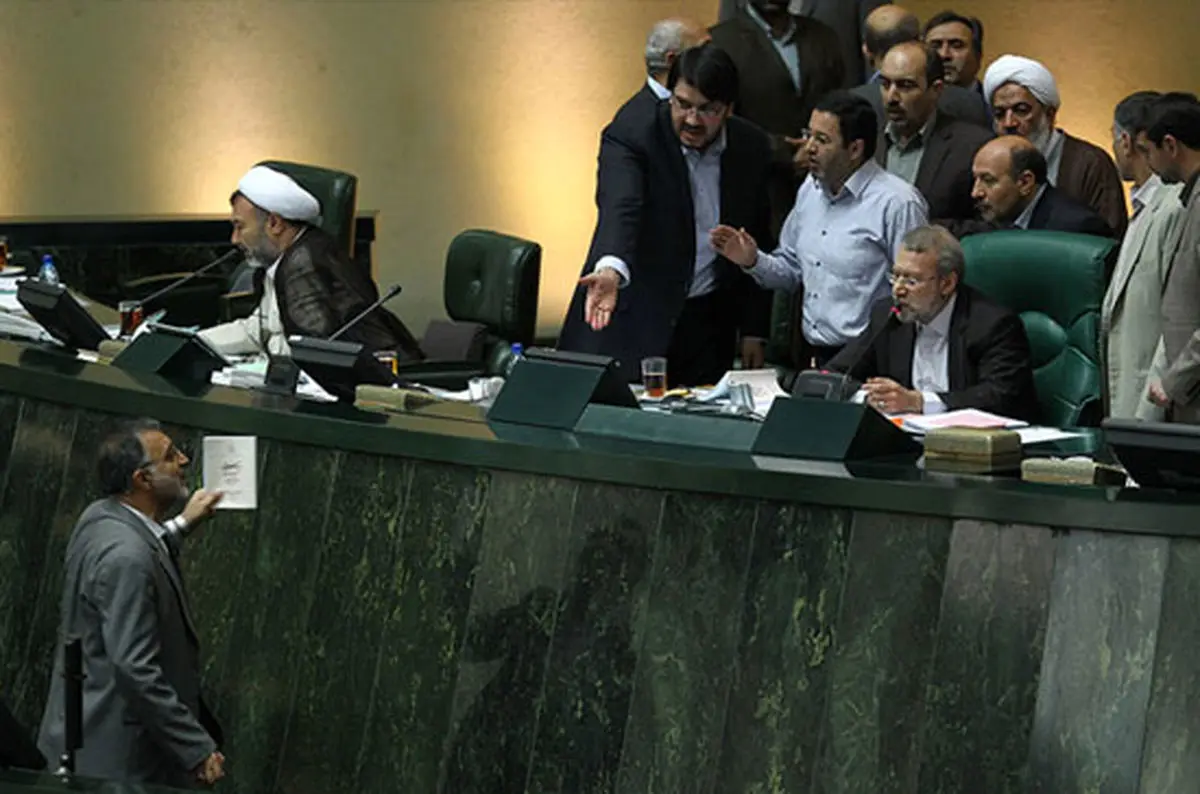 در مجلس چه گذشت؟/ لاریجانی گزارش کمیسیون برجام را سر برید