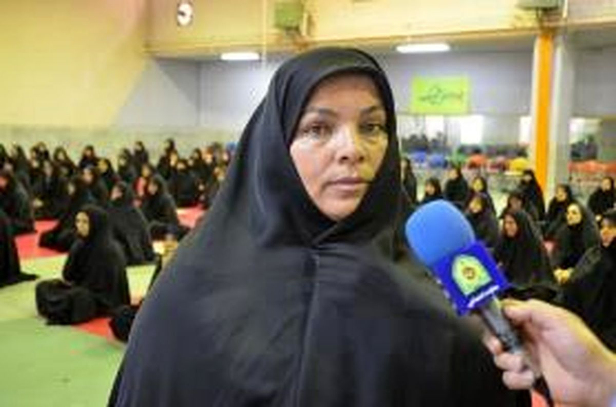 کارکنان زن پلیس آموزش دفاع شخصی می بینند 