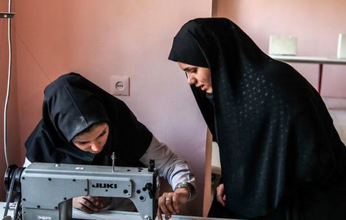 ازدواج زودهنگام عامل بازماندگی دختران از تحصیل