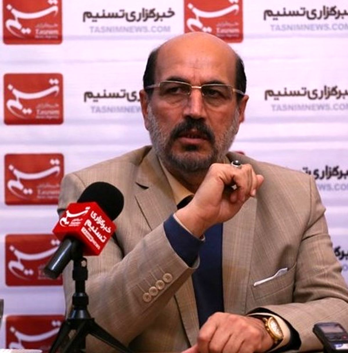 ورود مجلس به ساماندهی بازار خودرو / خودروسازان ملزم به فروش فوری می‌شوند

