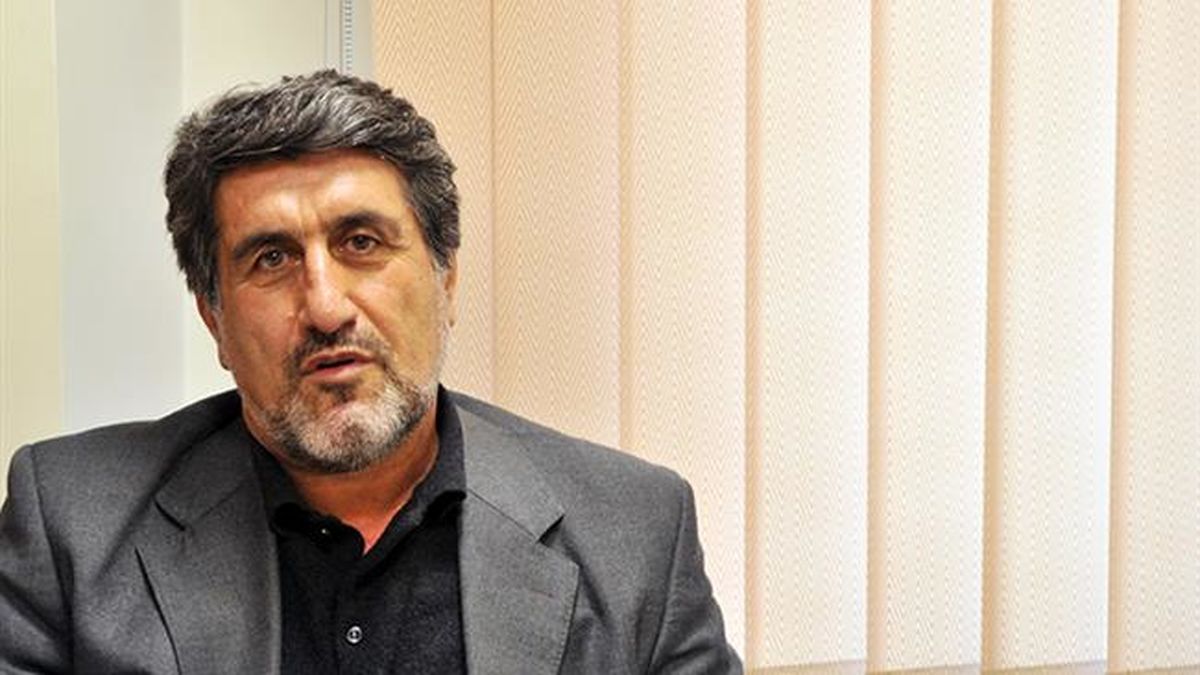 باید تقاضا برای ارز از طریق کنترل واردات کاهش یابد
