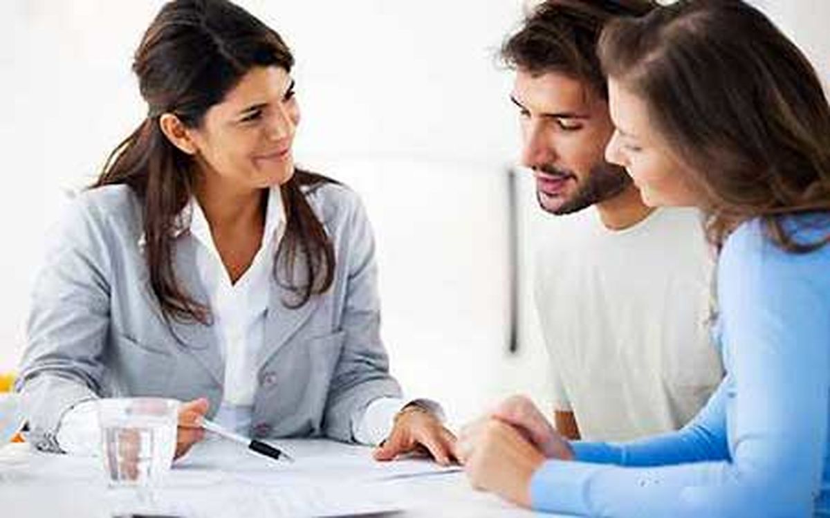 با همکارم ازدواج کنم یا نه؟