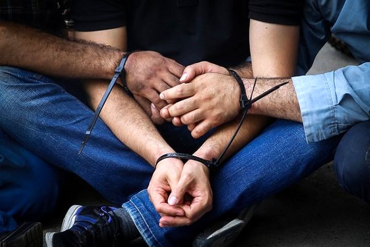 دستگیری عاملان تخریب 4 دستگاه خودرو در خیابان آزادی