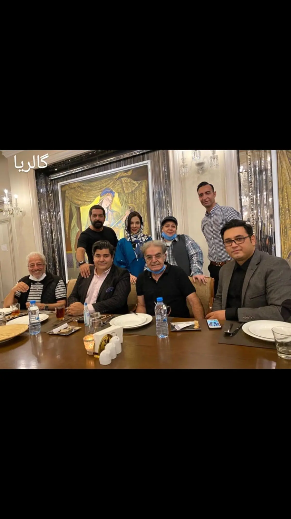حمید لولایی و دوستانش مشهورش در یک گالری + عکس