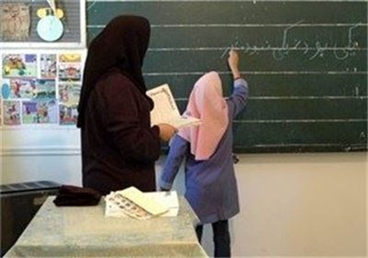 فرهنگیان همچنان چشم انتظار پرداخت مطالبات