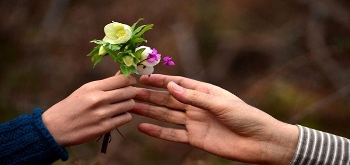 10 حدیث در مورد خوش اخلاقی از پیامبر اسلام و ائمه (س)