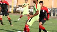 عکسی از  رامین رضاییان در خودروی مربی بدنساز و همسرش