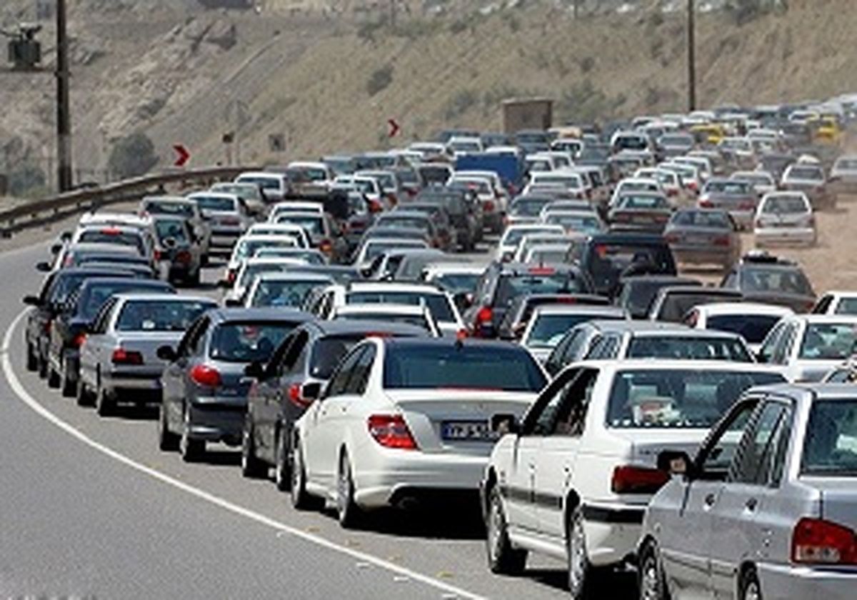 ترافیک نیمه سنگین در باند جنوبی آزادراه کرج_تهران 