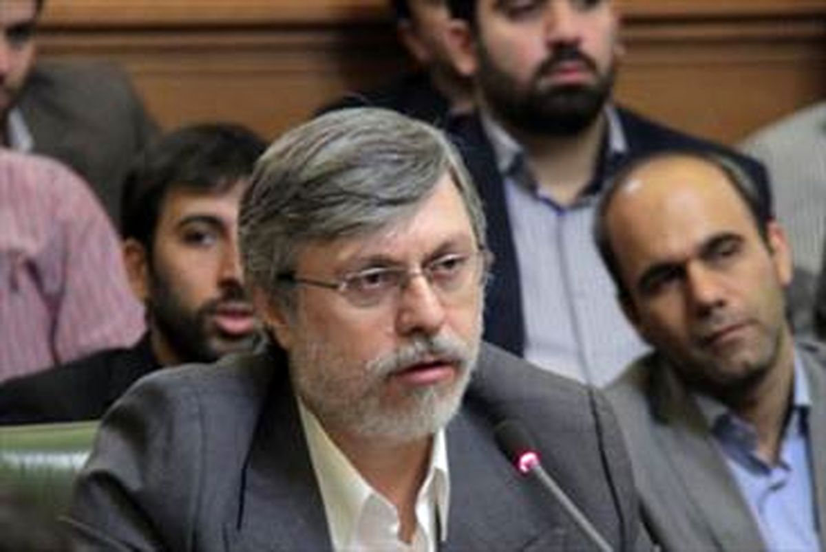 آسیب به ریشه های درختان ولیعصر با احداث مترو