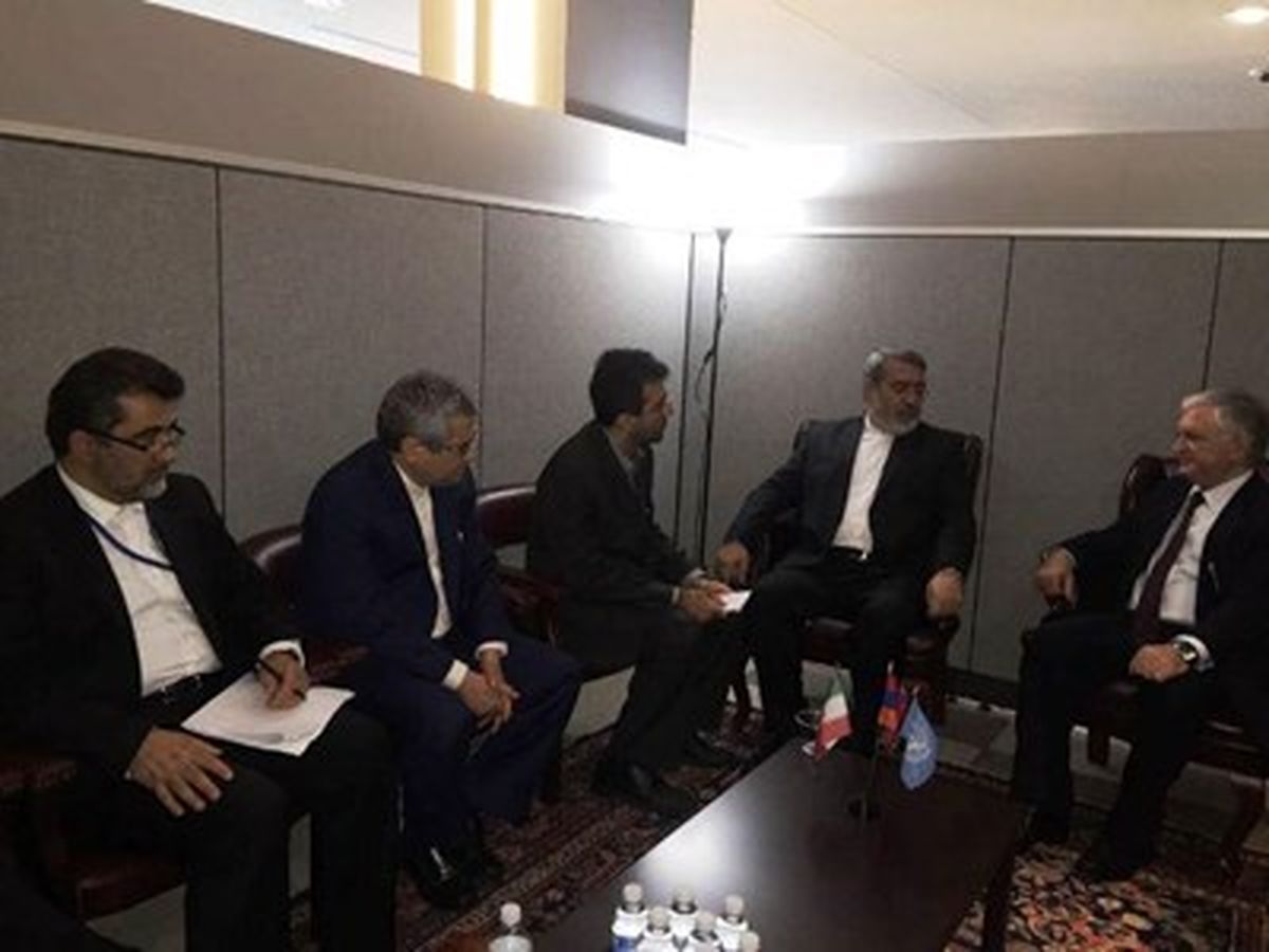 رحمانی فضلی با وزیر خارجه ارمنستان دیدار کرد